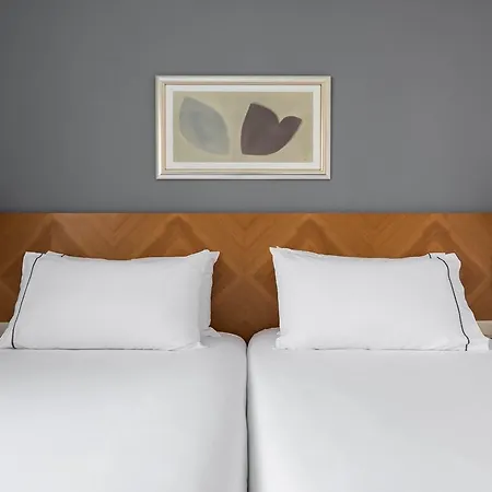 Отель Hesperia Santiago Peregrino 4*