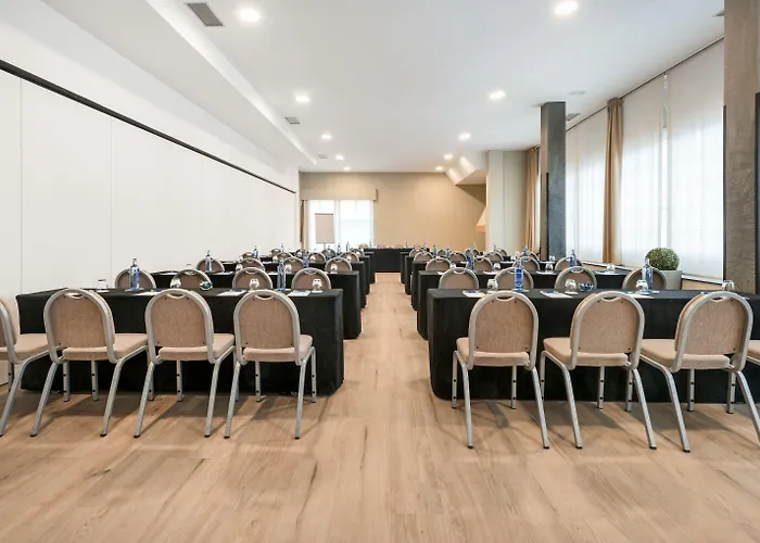 Hotel Hesperia Santiago Peregrino 4*